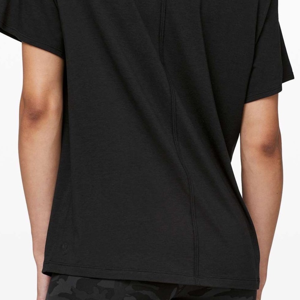 Lululemon All Yours Boyfriend Tee Black Vitasea Pima Cotton Shirt Size 6 - Picture 3 of 7